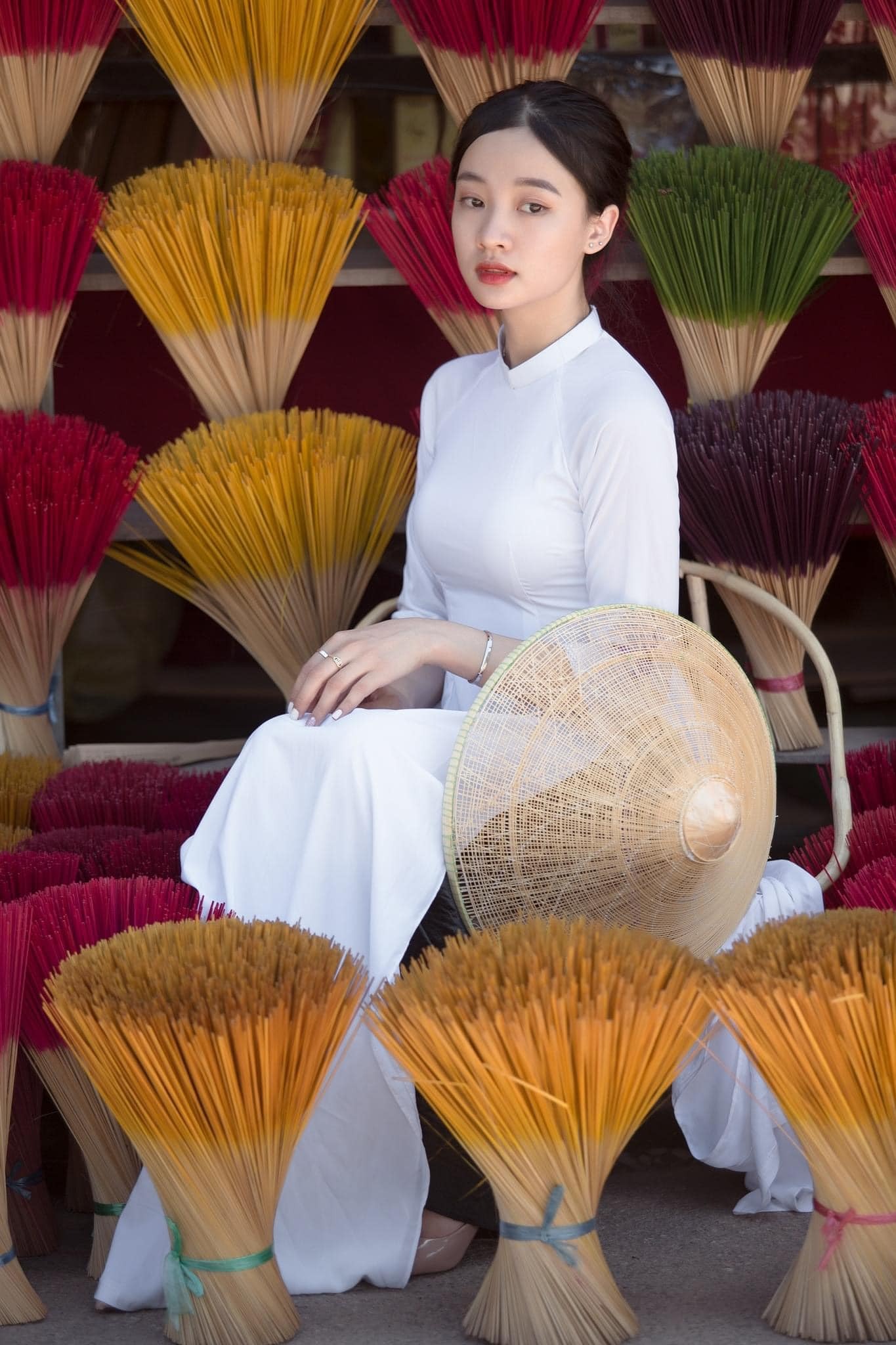Làng hương Thủy Xuân được nhiều du khách ghé thăm.
