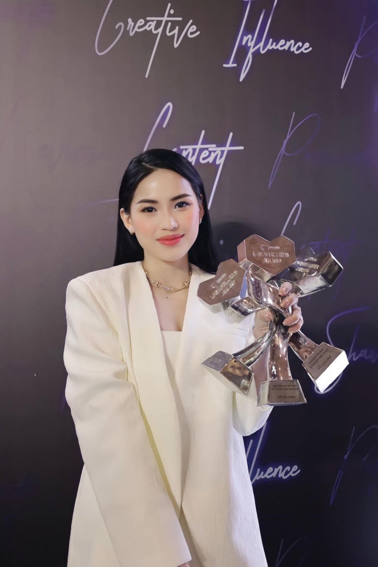 Là một beauty blogger có tiếng, Võ Hà Linh luôn xuất hiện với ngoại hình rạng rỡ, xinh đẹp.
