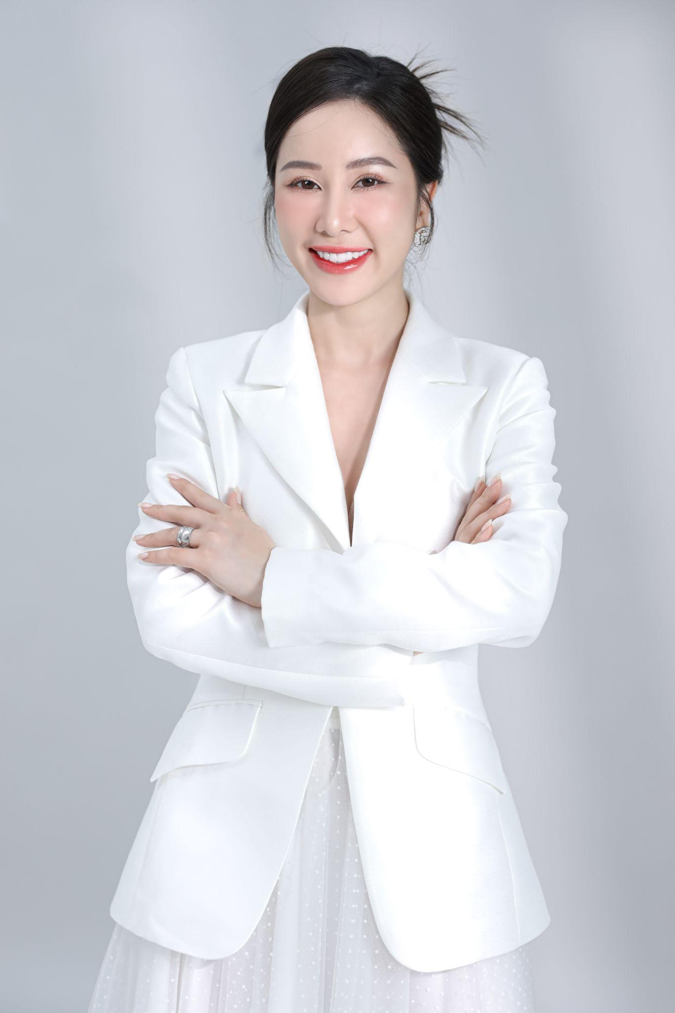 CEO Vũ Hoàng Quyên – “bóng hồng” làm nên thành công của nha khoa Happy Smile - 4