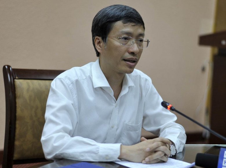 GS Phan Trọng Lân thông tin về tình hình gia tăng số ca mắc COVID-19 tăng gần đây tại họp báo ngày 13/4.