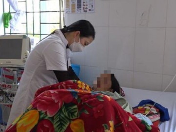 Tự sinh con tại nhà sản phụ bị băng huyết nguy hiểm tính mạng