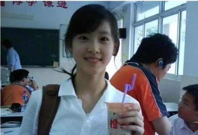 2 hot girl trà sữa có nhan sắc lay động triệu con tim: Người là gái Việt, người là tỷ phú trẻ nhất Trung Quốc - 1