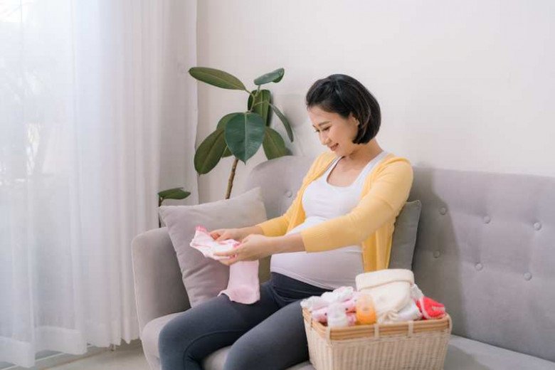 Các mẹ bỉm nên mang ít đồ bởi bệnh viện thứ gì cũng có. (Ảnh minh họa)