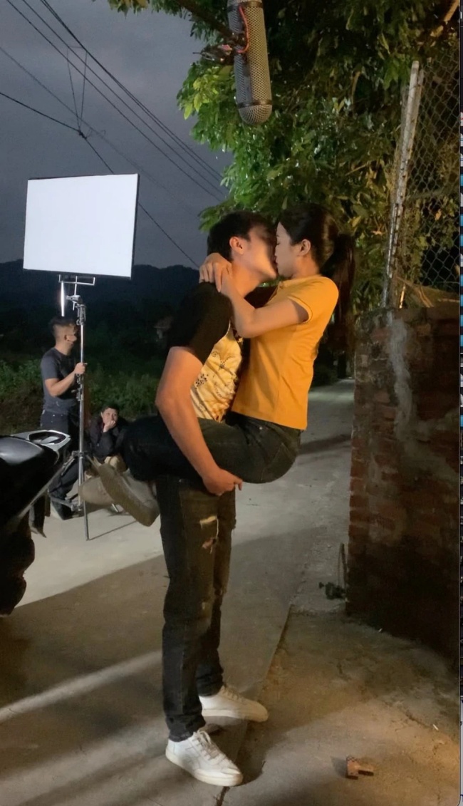 Mỹ nhân Bắc Giang amp;#34;đanh đá nhất VTVamp;#34;: Mất 1.000 người theo dõi vì công khai hẹn hò, bị phản bội chỉ biết khóc - 10