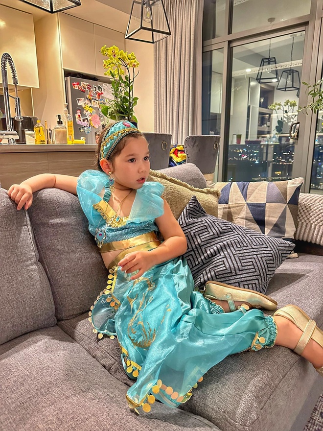Sao Việt 24h: Con gái lai Tây sống sang chảnh từ bé của Hà Anh đẹp như công chúa trong truyện cổ - 4