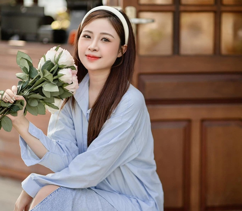 'Đu trend' Lưu Diệc Phi, Nhật Linh khoe visual trong veo với làn da trắng mịn cùng sắc diện rạng rỡ.

