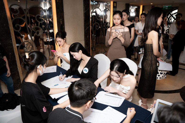 Dàn mỹ nữ bước vào ngày thi đầu tiên của Miss World Vietnam, nhan sắc ngoài không khác trên ảnh - 4