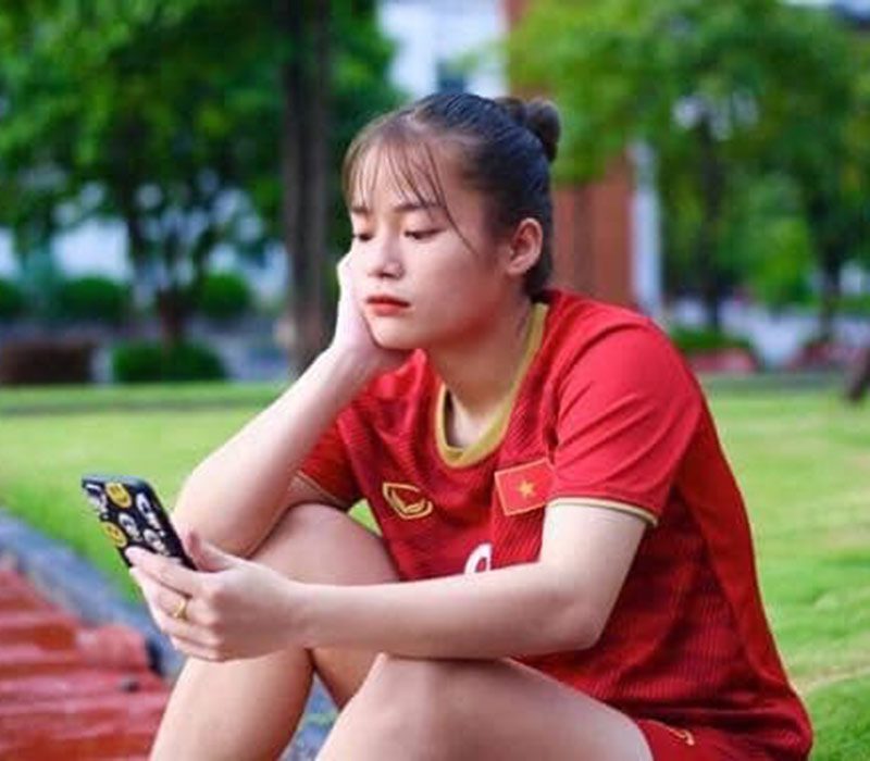 Nguyễn Thị Như Tuyền sinh năm 2003, từng khoác áo U16, U19 Việt Nam, chơi ở vị trí hậu vệ.
