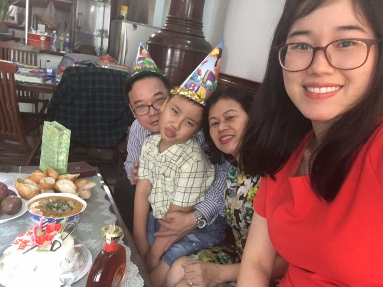 Gia đình hạnh phúc của chị Huyền. (Ảnh: NVCC)