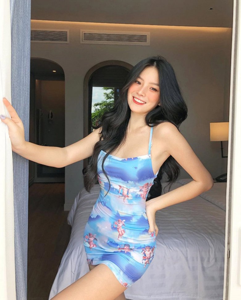 Hot girl Việt được báo Trung Quốc khen ngợi, mặc váy tàng hình gây nhức mắt người nhìn - 5
