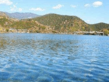 Trắc nghiệm tâm lý: Hồ nước nào khiến bạn cảm thấy bình yên nhất khi nhìn vào?