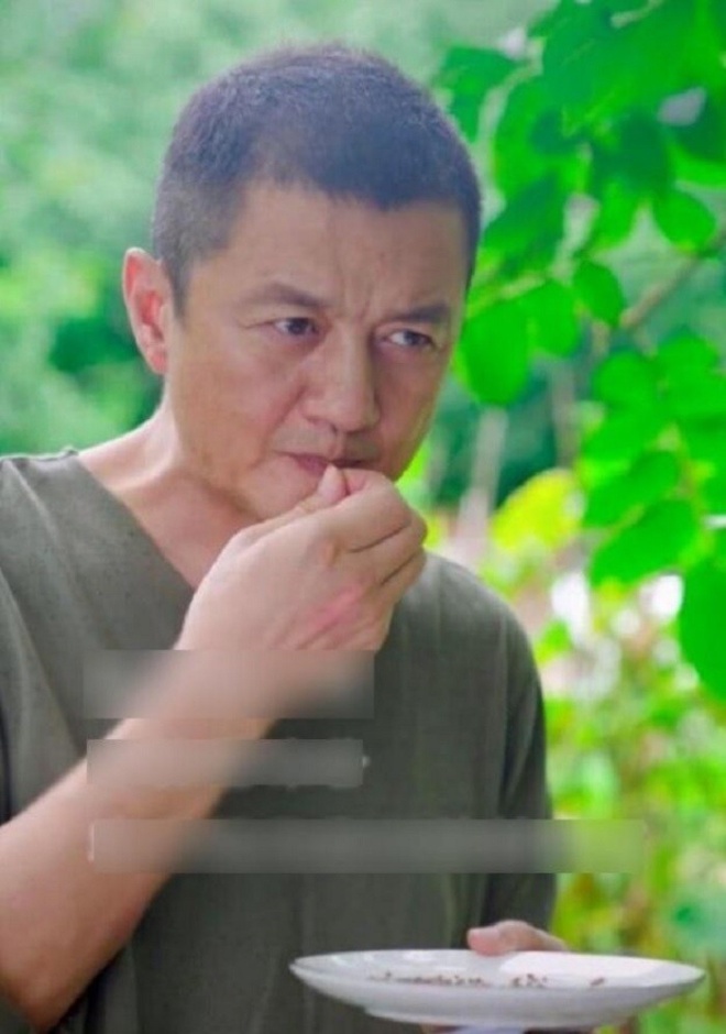 Lý Á Bằng về quê làm vlog tiết lộ cuộc sống nông thôn để kiếm thêm thu nhập nhưng không trả nợ.