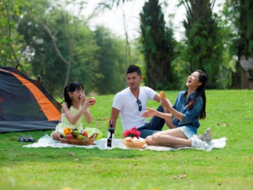 Chuyên gia chỉ các lỗi ăn uống khi cho con đi du lịch khiến trẻ dễ nhiễm khuẩn và cách chọn thực phẩm an toàn