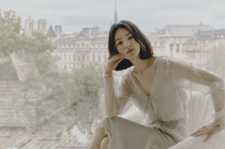 Song Hye Kyo quá trẻ ở tuổi U50, lên truyền hình không cần phần mềm xoá nếp nhăn, da vẫn căng bóng - 11