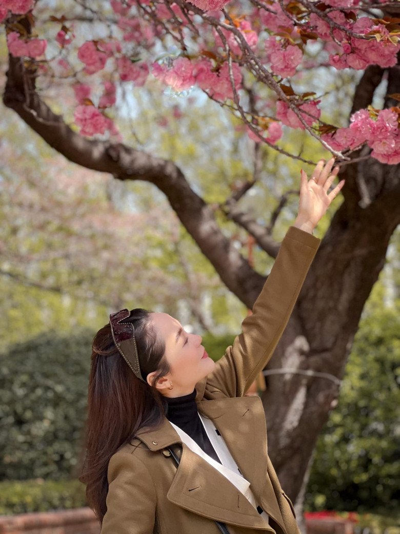 Minh Hằng thoải mái, vui vẻ với hành trình mang thai làm mẹ của mình.