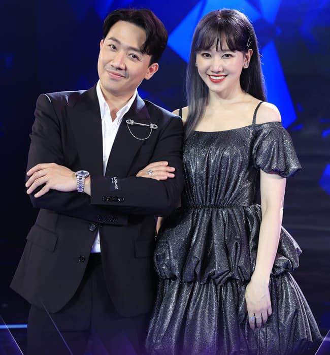 Trấn Thành - Hari Won nổi tiếng với câu chuyện vợ phát lương theo ngày.