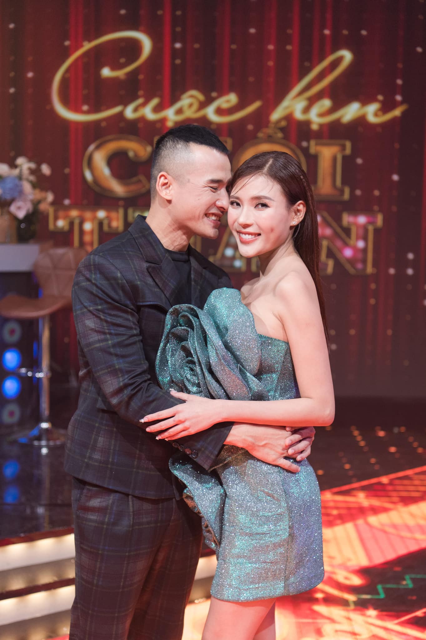 Cưới nhau nhiều năm, hôn nhân của Lương Thế Thành và Thúy Diễm vẫn mặn nồng.