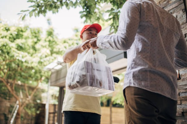 Giao đồ ăn sẽ phù hợp với những gen Z yêu thích việc di chuyển.