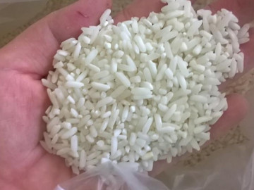 Ngán ngẩm mẹ chồng lương hưu dư dả mà hết nghỉ lễ cho cháu nội được 5kg gạo làm quà lên thành phố