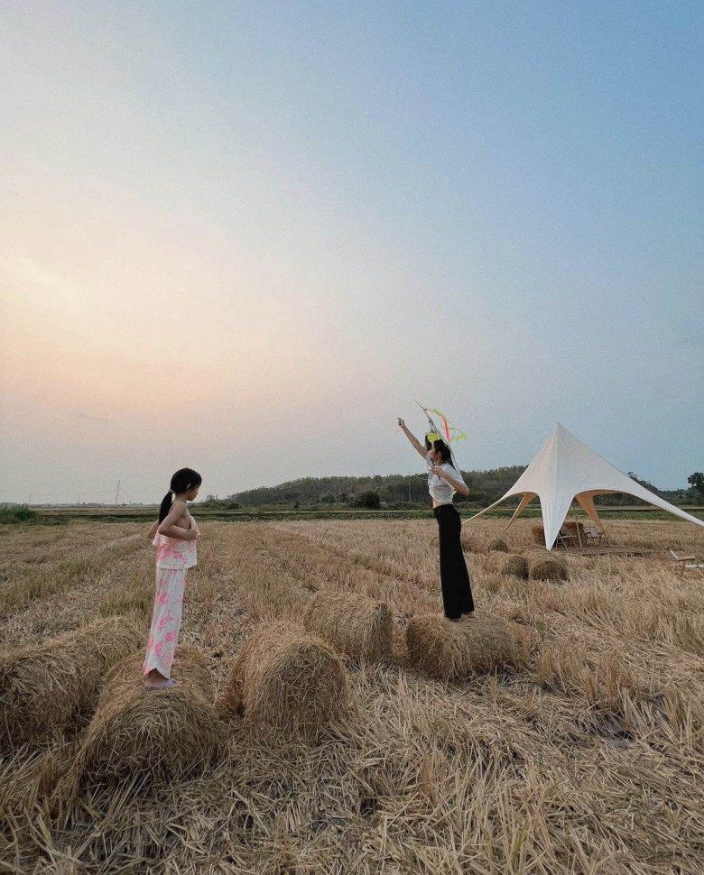 Có 3 con, Tăng Thanh Hà dành toàn bộ thời gian cho gia đình.