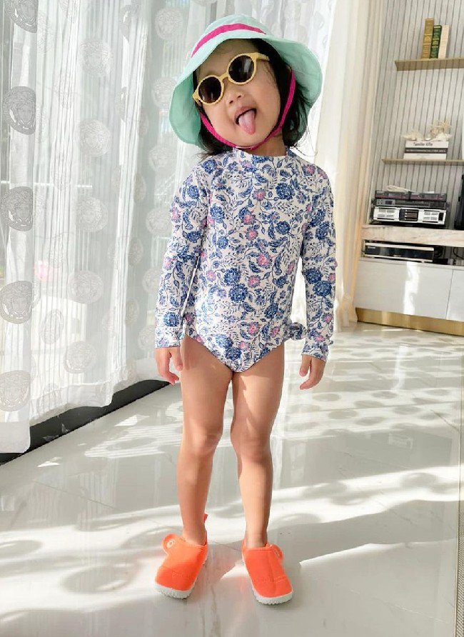 Điều này cũng giúp bé Sofia cảm nhận được niềm vui.