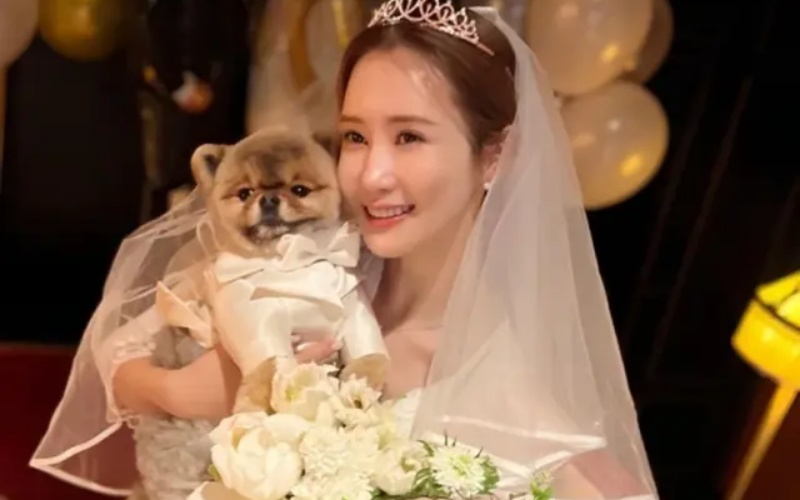 Hình ảnh Lee Da Hae trong tiệc độc thân trước hôn lễ 1 ngày.
