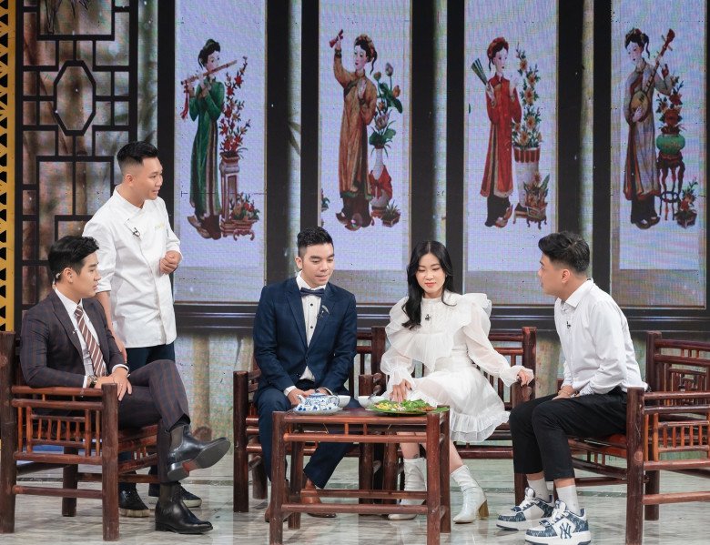 Nữ ca sĩ người Mường xinh đẹp quỳ gối cầu hôn chồng ở phố đi bộ: Thú vị amp;#34;con giáp thứ 13amp;#34; trong chuyện tình - 5