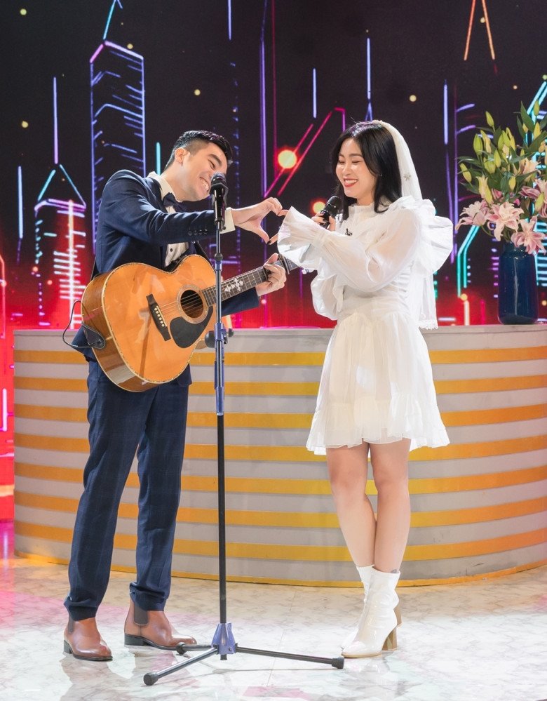 Ông xã nữ ca sĩ bộc bạch: Nếu chúng ta vẫn đang hạnh phúc với những gì lựa chọn thì tại sao lại phải thay đổi.