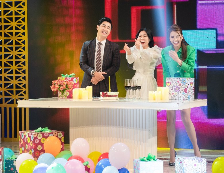 Nữ ca sĩ người Mường xinh đẹp quỳ gối cầu hôn chồng ở phố đi bộ: Thú vị amp;#34;con giáp thứ 13amp;#34; trong chuyện tình - 15