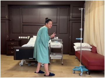 Sinh xong đau vết mổ đẻ nhưng diễn viên Diễm Hương vẫn ôm bụng nhảy, biểu cảm hết sức lầy lội