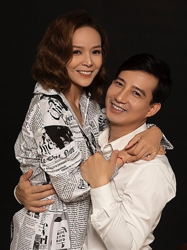 Cặp đôi amp;#34;lệch phaamp;#34; của VTV: Chồng xem tivi mới được thấy vợ mặc váy ngủ, amp;#34;há hốc mồmamp;#34; khi nhìn con thứ 2 - 10