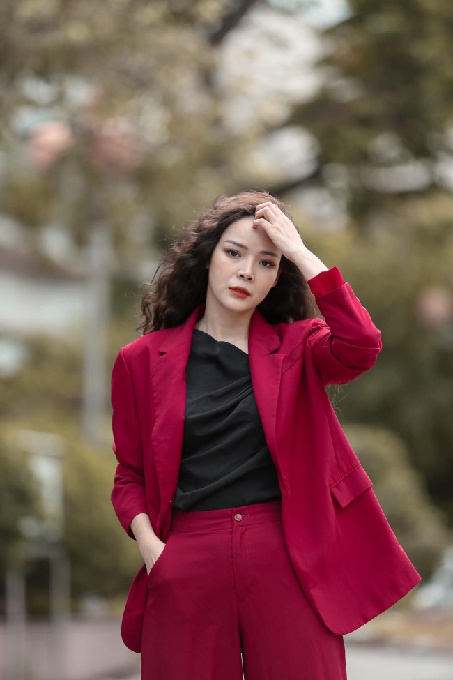 Cặp đôi amp;#34;lệch phaamp;#34; của VTV: Chồng xem tivi mới được thấy vợ mặc váy ngủ, amp;#34;há hốc mồmamp;#34; khi nhìn con thứ 2 - 14