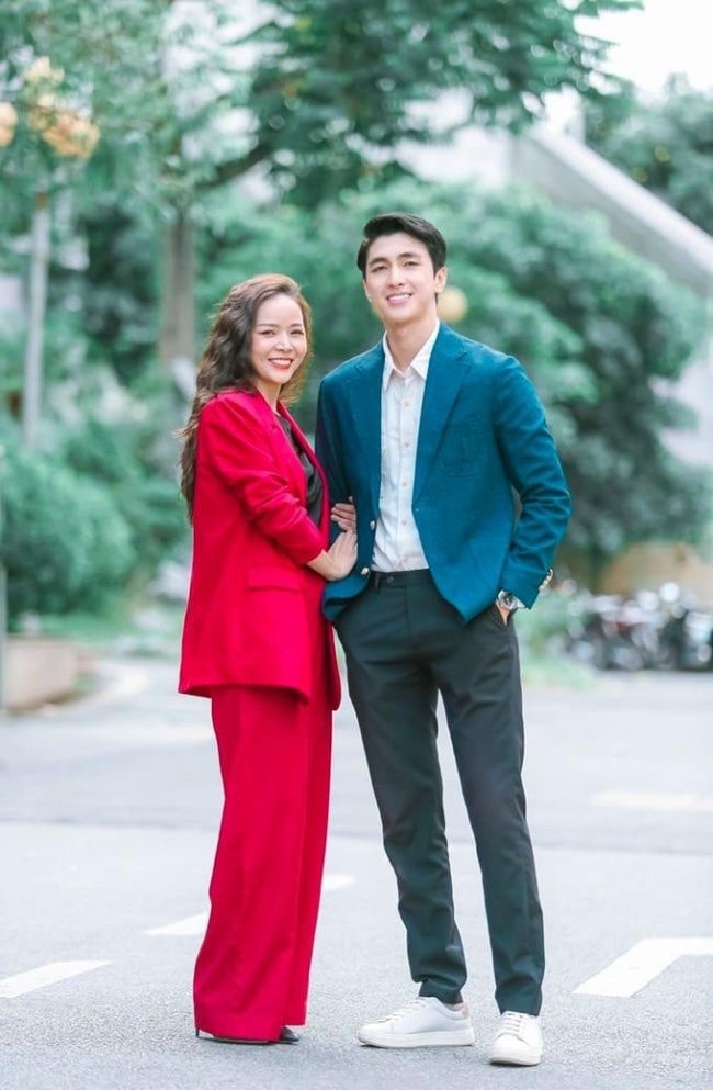 Cặp đôi amp;#34;lệch phaamp;#34; của VTV: Chồng xem tivi mới được thấy vợ mặc váy ngủ, amp;#34;há hốc mồmamp;#34; khi nhìn con thứ 2 - 15