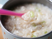 Làm mẹ - Bà nội lén bỏ một thứ vào nồi cháo để mong cháu nhanh cao lớn, cái kết khiến bà ân hận không kịp