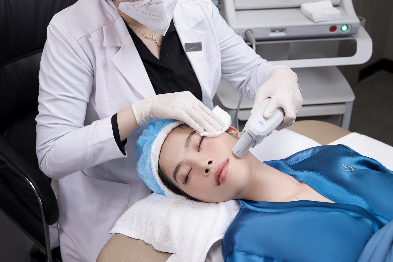 Nam Em ‘lột xác’ nhờ các công nghệ của Ruco International Clinic - 4