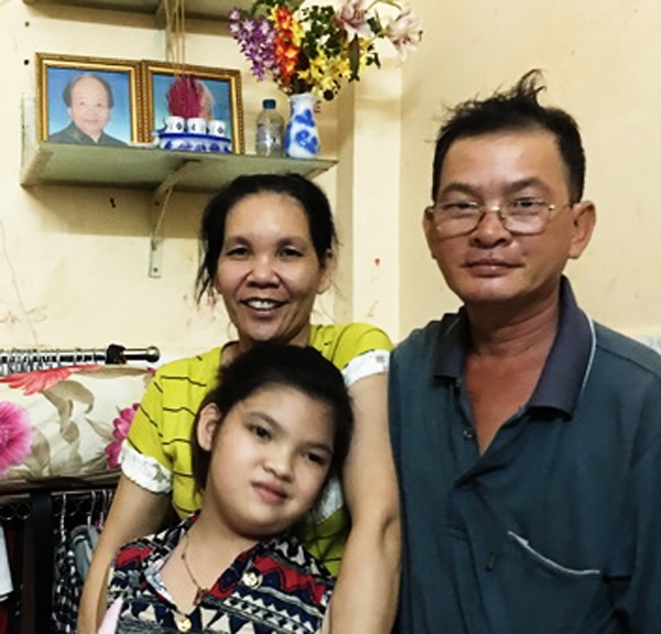 Tấm hình hiếm hoi của gia đình 3 người.