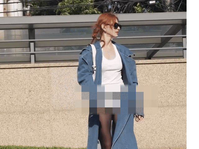 Thời trang - Hơn 2 triệu người xem cô gái có "vòng eo đẹp nhất châu Á" xuống phố với mốt không quần, đẹp hay phản cảm?