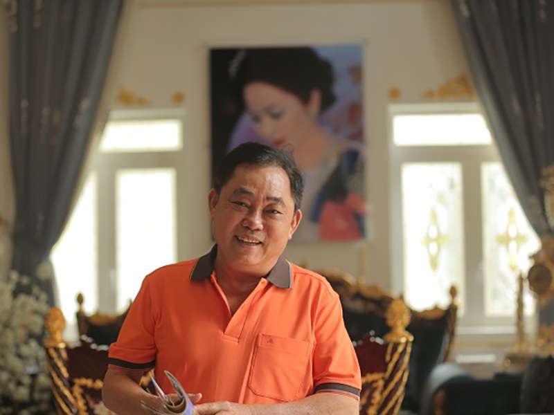 Doanh Huỳnh Uy Dũng sinh năm 1961, sinh ra tại Bình Định và lập nghiệp ở Bình Dương. Ông hiện đang là Chủ tịch Hội đồng quản trị của công ty cổ phần Đại Nam. 
