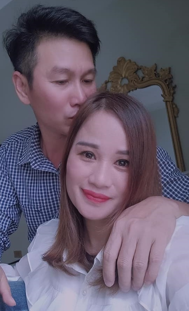 Ông xã luôn đồng hành, hỗ trợ cùng cô.