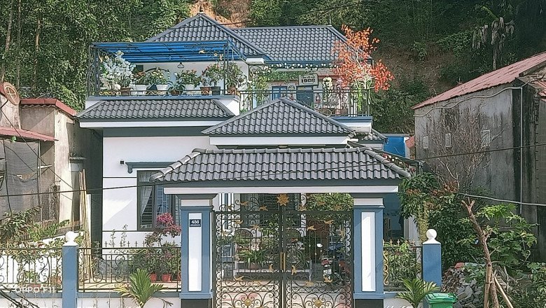 Cơ ngơi bề thế giữa làng quê của gia đình Lê Thị Dần.