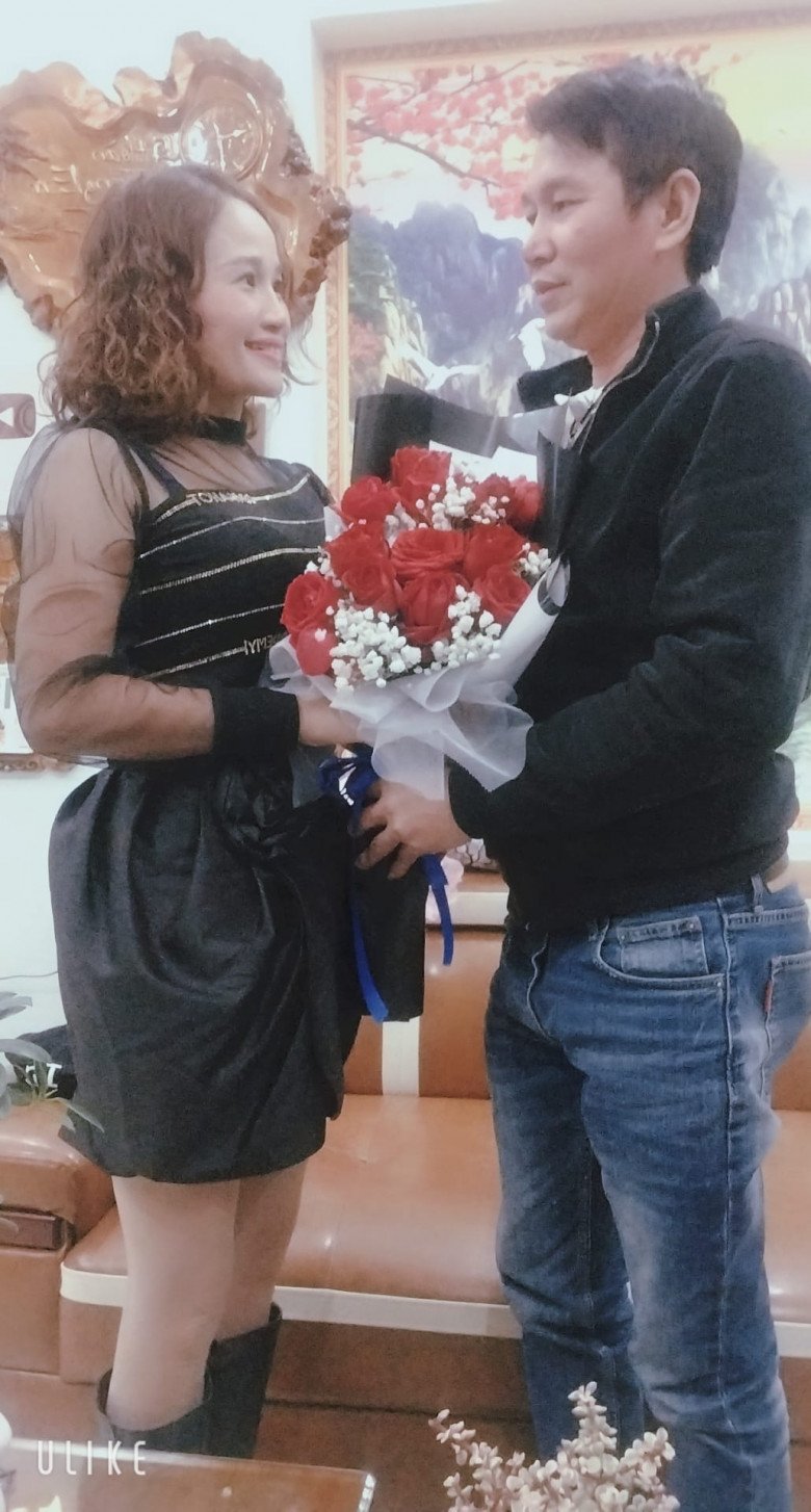 Cô khẳng định hai vợ chồng vẫn hạnh phúc và bản thân mình không ai ngó đến nữa.