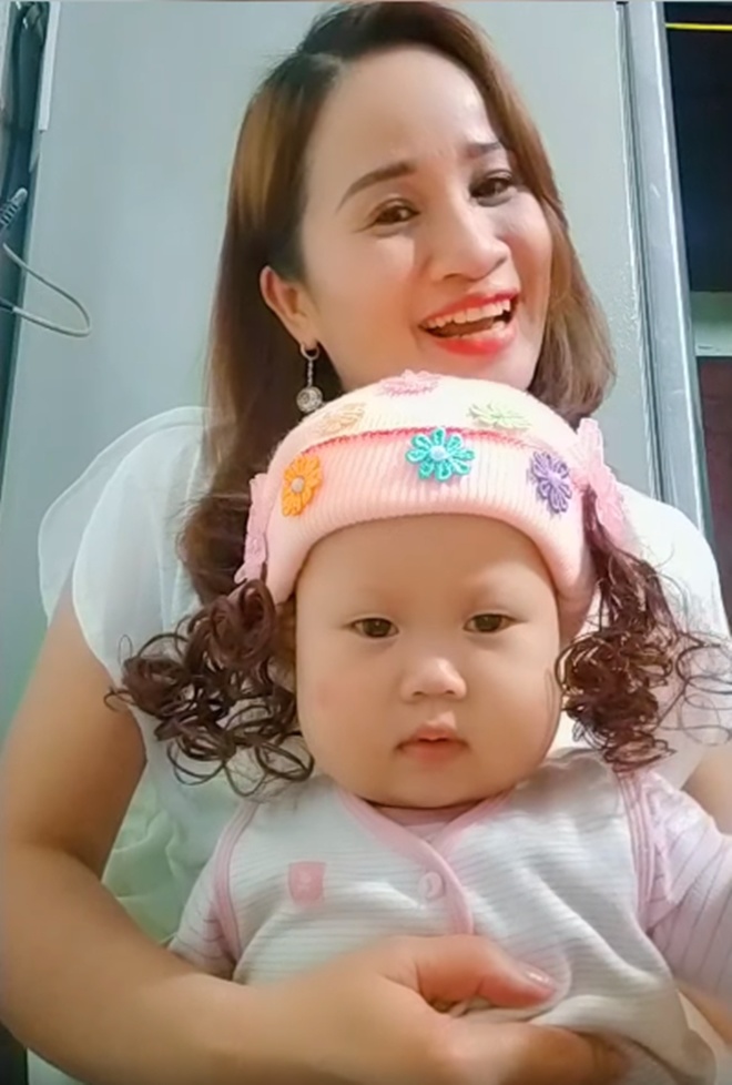 Bà ngoại U50 Lê Thị Dần bỗng mặc đồ ngắn nhảy nhót trẻ như gái teen, đang sống trong cơ ngơi bề thế ở vùng núi - 5