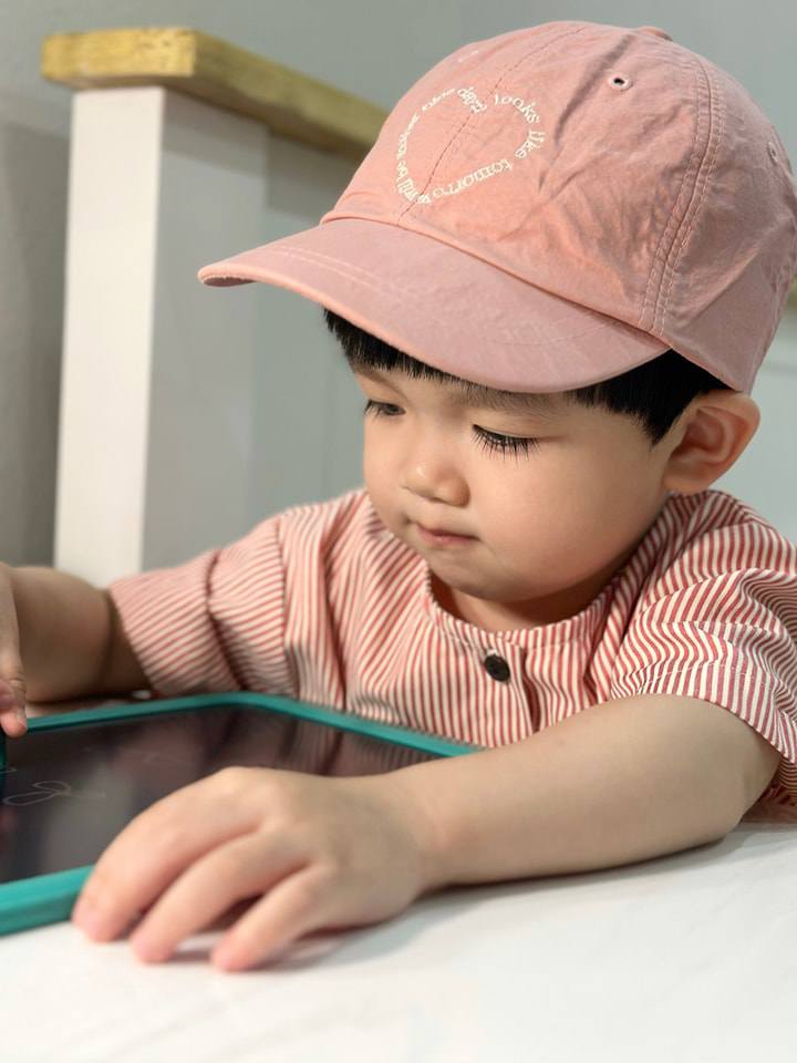 amp;#34;MC mát tay nhất VTVamp;#34; có cuộc hôn nhân kỳ lạ với vợ nhiếp ảnh gia, cậu con trai cute hút 10.000 người theo dõi - 12