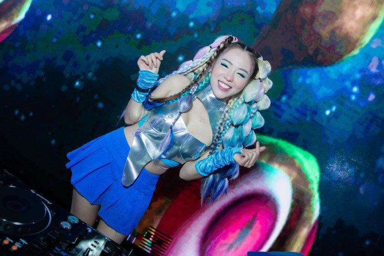 Nữ DJ xinh đẹp mang thai khi đang bị thủy đậu đầy người, 2 lần có tin ...