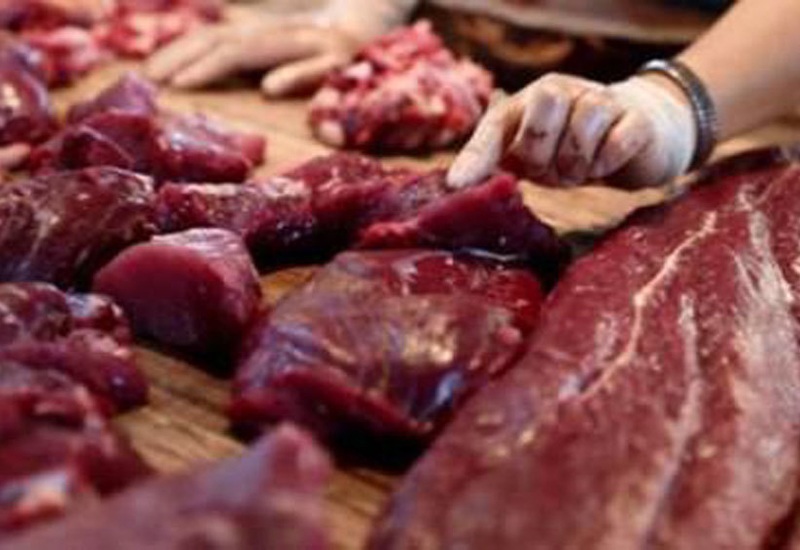 Thịt bò tươi thường có mùi gây đặc trưng nhưng không phải là mùi hôi. Khi miếng thịt bò có mùi hôi, khó chịu chứng tỏ thịt không còn tươi nữa.
