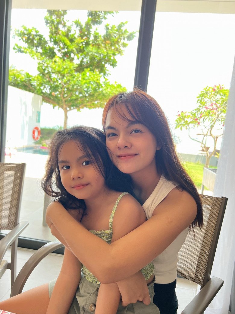 Tuệ An được mẹ khen là cô bé sâu sắc, cẩn thận và chu đáo.