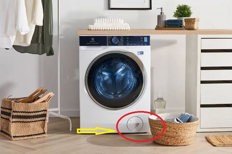 Bên dưới máy giặt có một “cơ quan” nhỏ, mở ra giặt quần áo sạch sẽ hơn, dùng 10 năm giờ tôi mới biết - 1