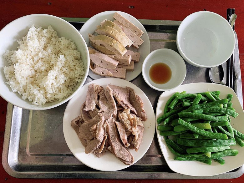 Chồng nhà người ta ngày nào cũng nấu cơm cữ rồi chăm con, vợ chỉ việc đẻ và nghỉ ngơi - 3