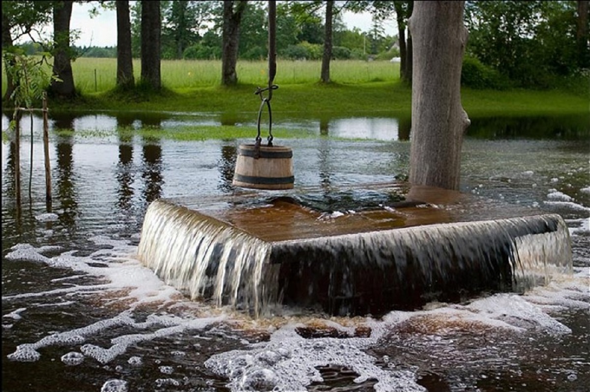 Ngôi làng kỳ lạ, “Giếng phù thủy” phun nước cao cả nửa mét, cây “bơm nước” như máy - 5