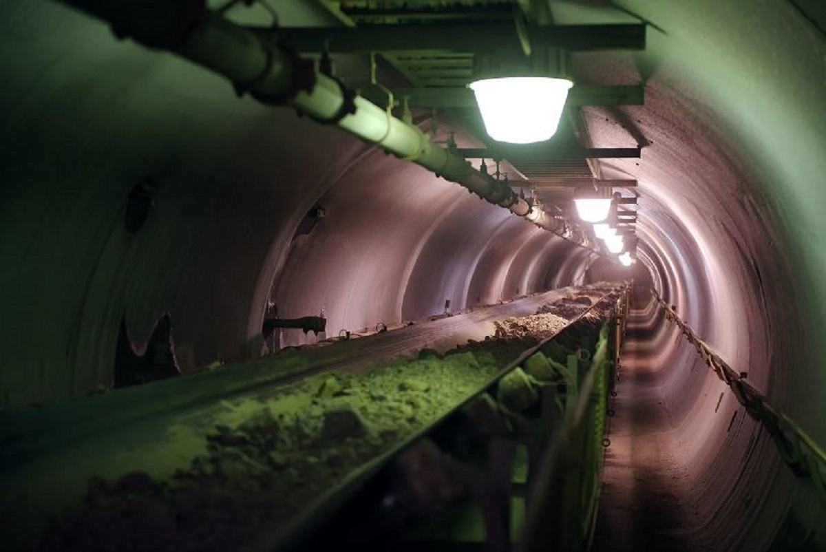 Mỏ vàng khổng lồ “cô đơn” nhất thế giới, vàng lộ thiên cũng không ai dám đến lấy - 8